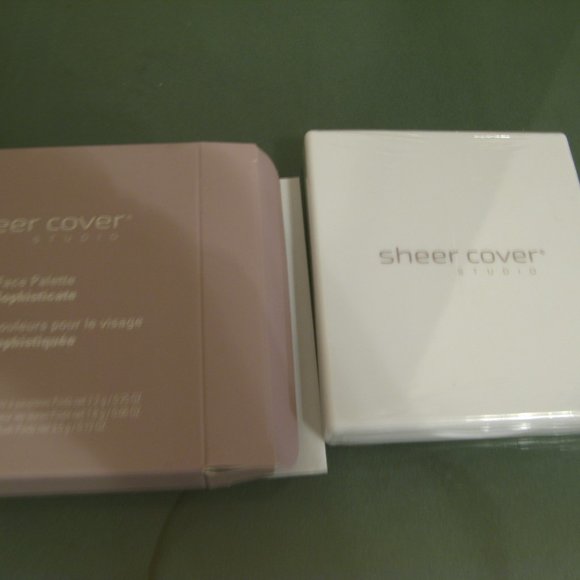 Sheer Cover-palette New sophisticates makeup with box and sealed-2 available - Picture 1 of 3